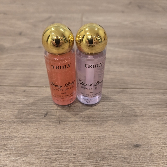 TRULY Other - Truly Beauty Luxury Peptide Lip Oil Duo - Cherry Baby & Glazed Donut Sealed